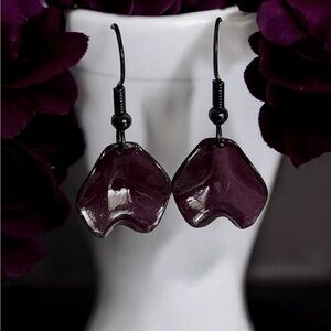 5 For $25💫Plum Petal Dangles Earrings